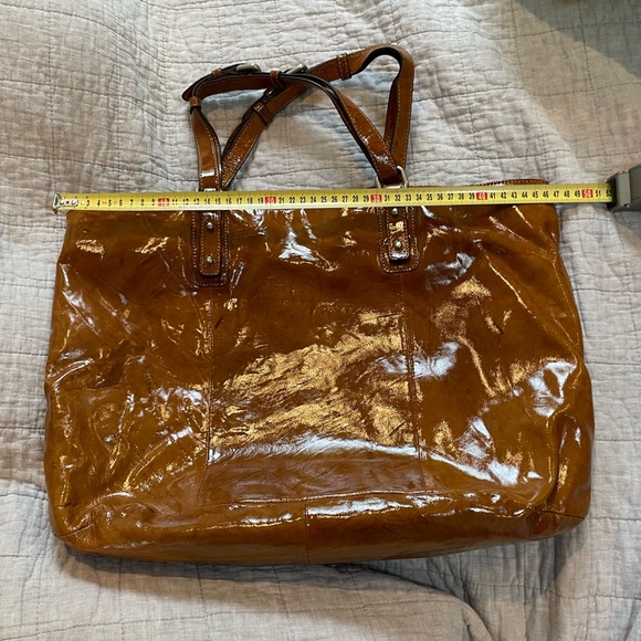 Club Monaco Tan Patent Tote - Picture 10 of 16